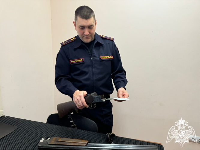 Жители Брянской области добровольно сдали девять единиц оружия в Росгвардию на прошлой неделе