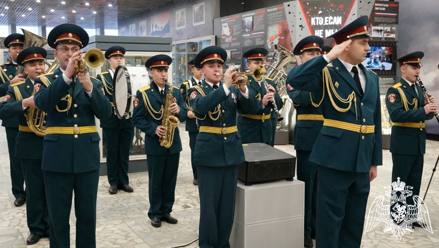 Сотрудники вневедомственной охраны Росгвардии торжественно приняли присягу в Брянске