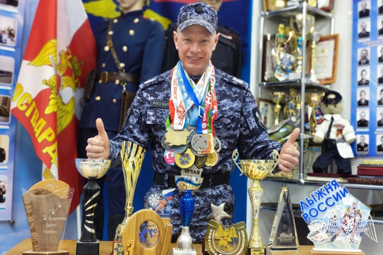 Профессионал на службе, лидер в спорте