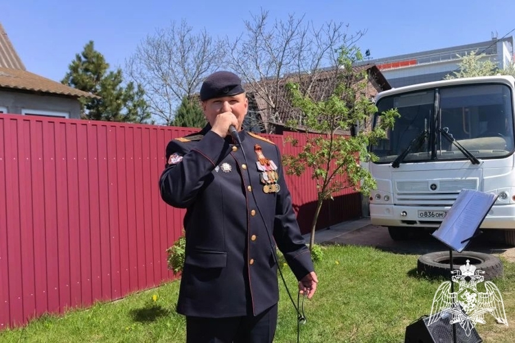 В Брянске росгвардейцы дали старт патриотической акции «Парад у дома ветерана» (ВИДЕО)