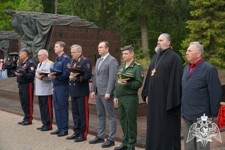 Росгвардейцам вручили государственные награды в Брянске (видео)