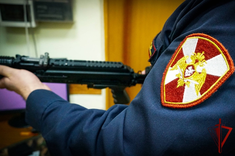 В Брянской области росгвардейцы проверили более 800 владельцев оружия за неделю