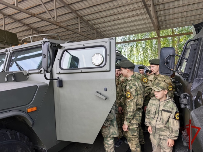 Акция «Каникулы с Росгвардией» продолжается в Брянске