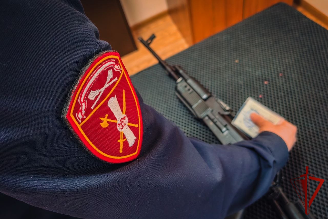 Более 300 владельцев оружия проверили брянские росгвардейцы за неделю